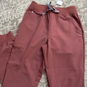 Figs Women's Maroon Cargo Pants